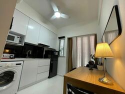# 1 Loft (D14), Apartment #579180401